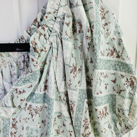 New NWT Altar'd State Wrap Crop Top Size Small Sage Green Peasant Cottage Teen - Picture 4 of 10